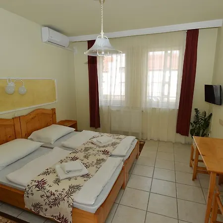 Korona Szálloda 3*