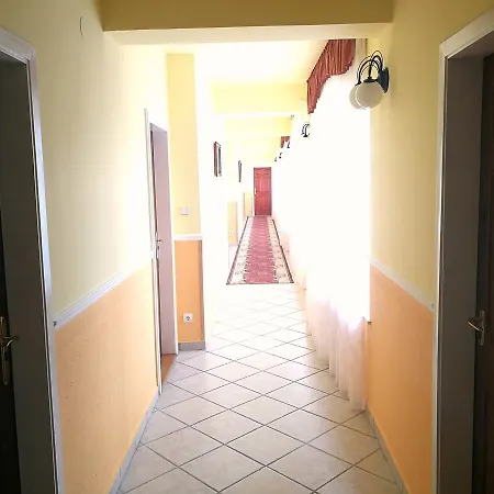 Korona Hotel 3*